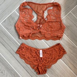 Gorgeous rust orange brallete and cheeky bottoms